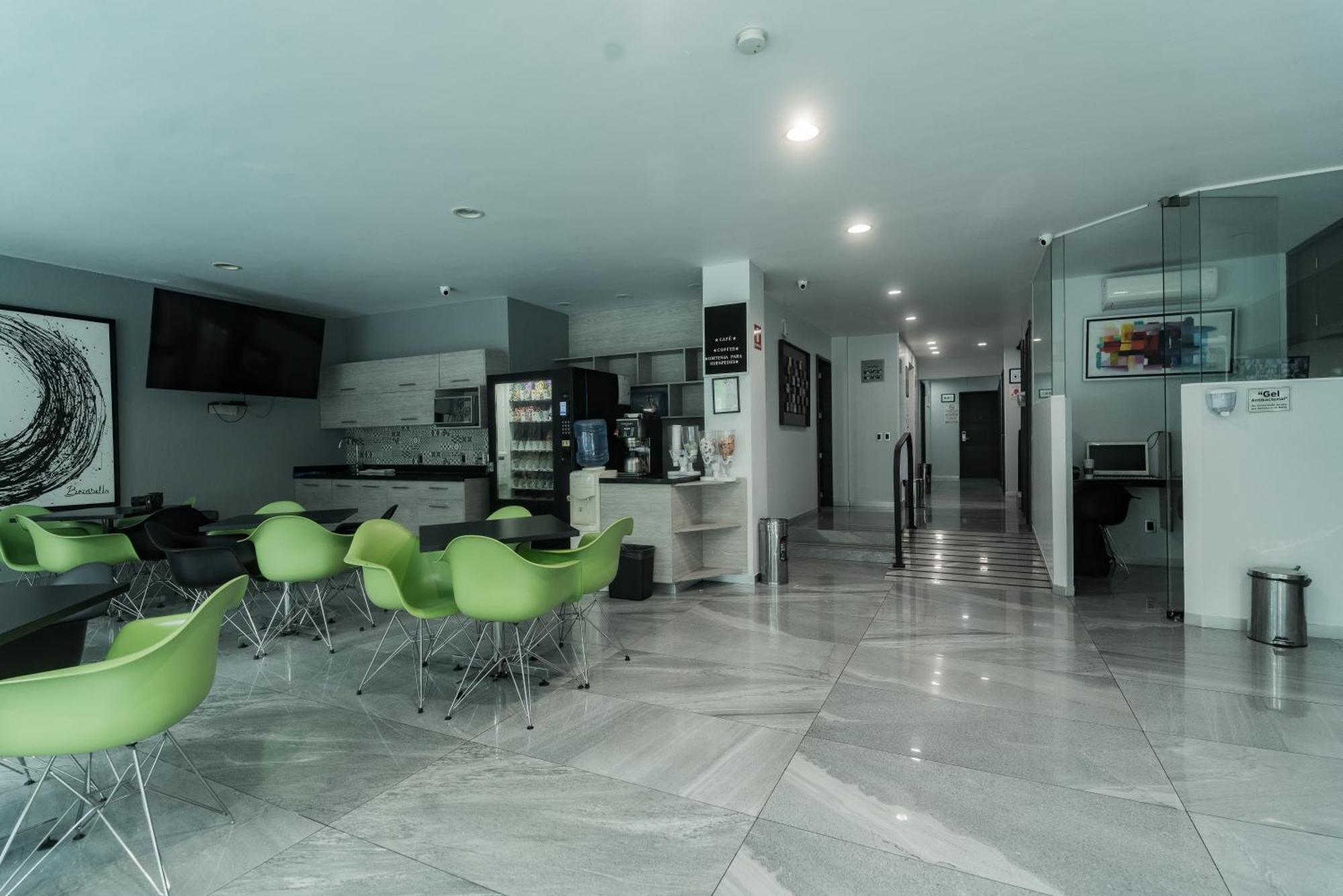 Hotel Lemon Green -Zona Expo Frente Al Centro De Convenciones Γκουανταλαχάρα Εξωτερικό φωτογραφία