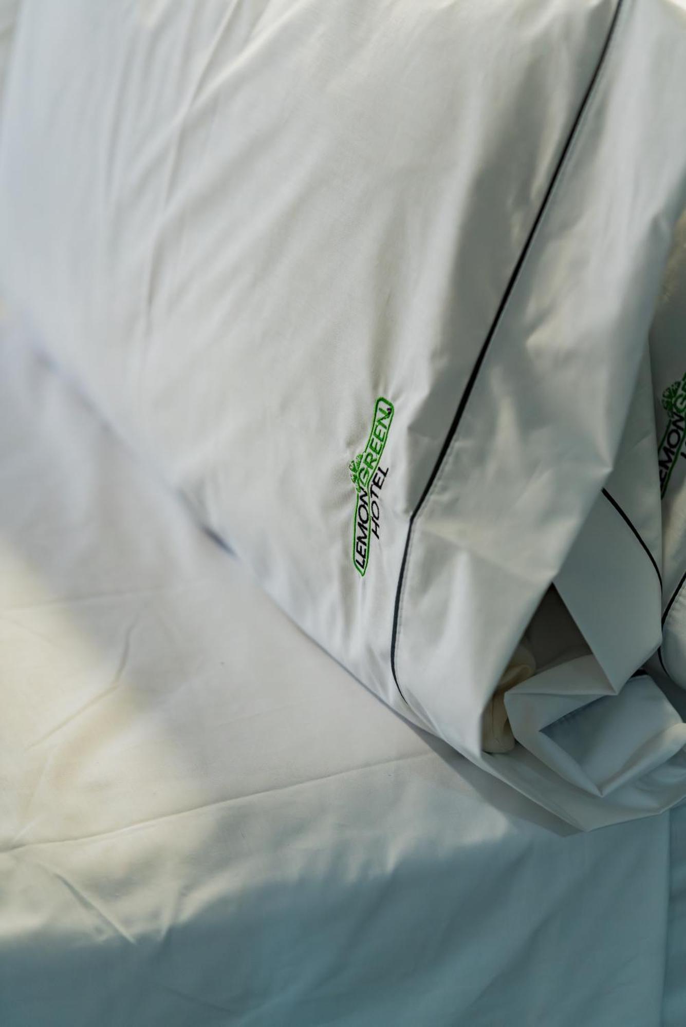 Hotel Lemon Green -Zona Expo Frente Al Centro De Convenciones Γκουανταλαχάρα Εξωτερικό φωτογραφία