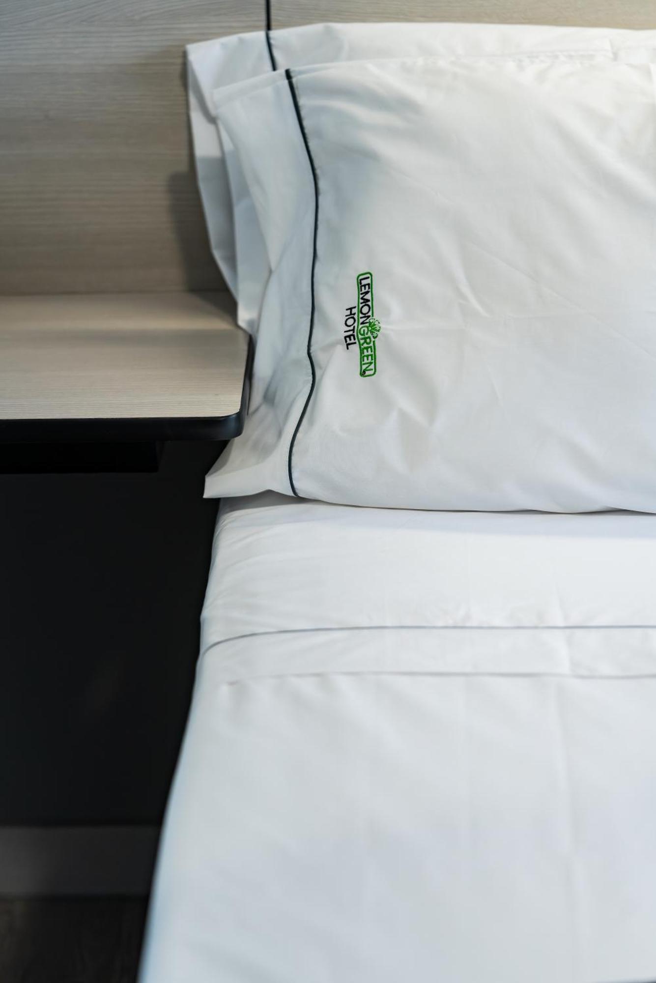 Hotel Lemon Green -Zona Expo Frente Al Centro De Convenciones Γκουανταλαχάρα Εξωτερικό φωτογραφία