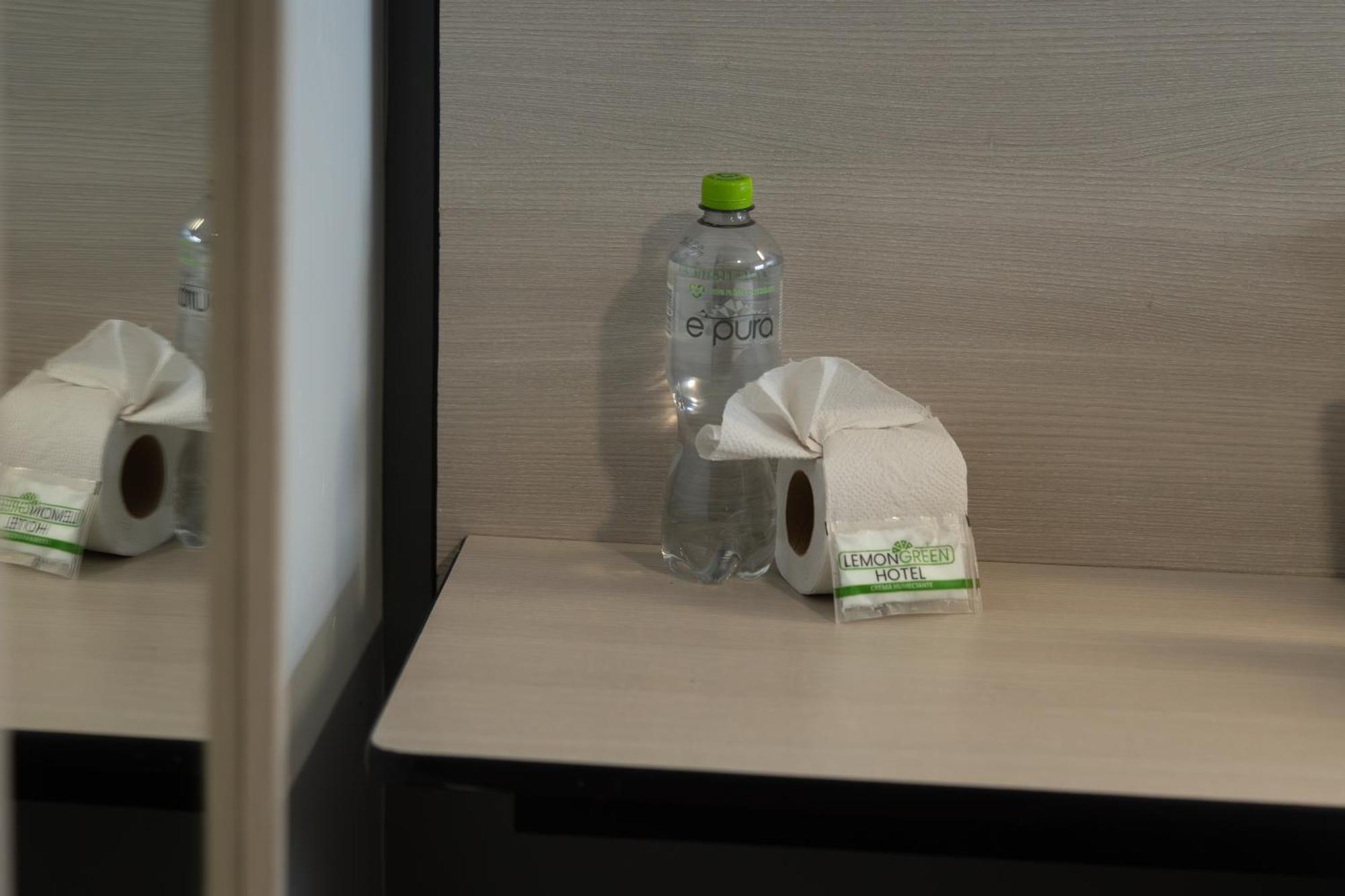 Hotel Lemon Green -Zona Expo Frente Al Centro De Convenciones Γκουανταλαχάρα Εξωτερικό φωτογραφία