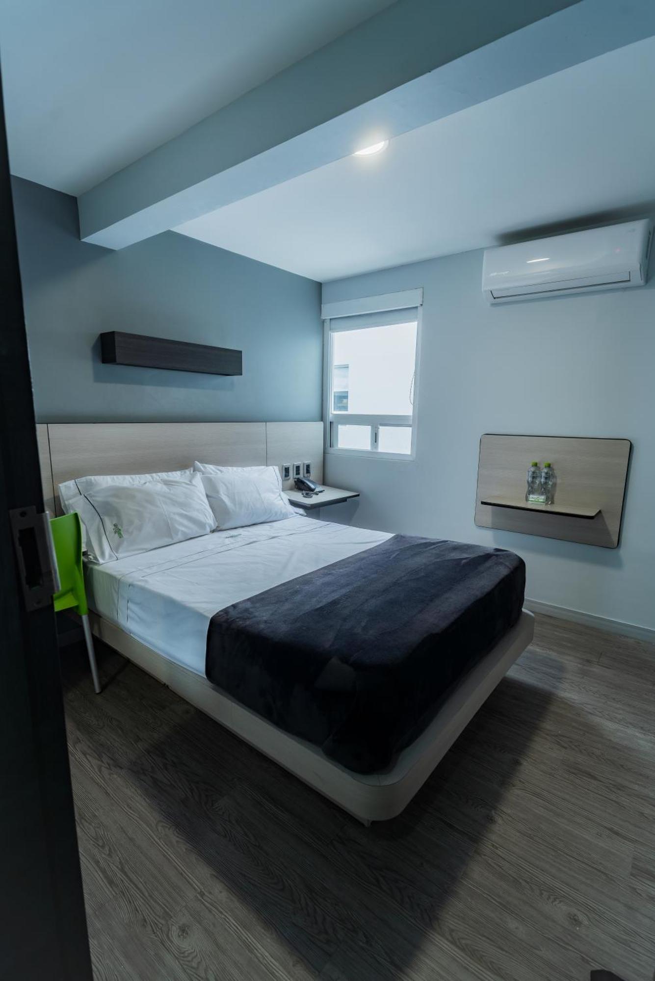 Hotel Lemon Green -Zona Expo Frente Al Centro De Convenciones Γκουανταλαχάρα Εξωτερικό φωτογραφία