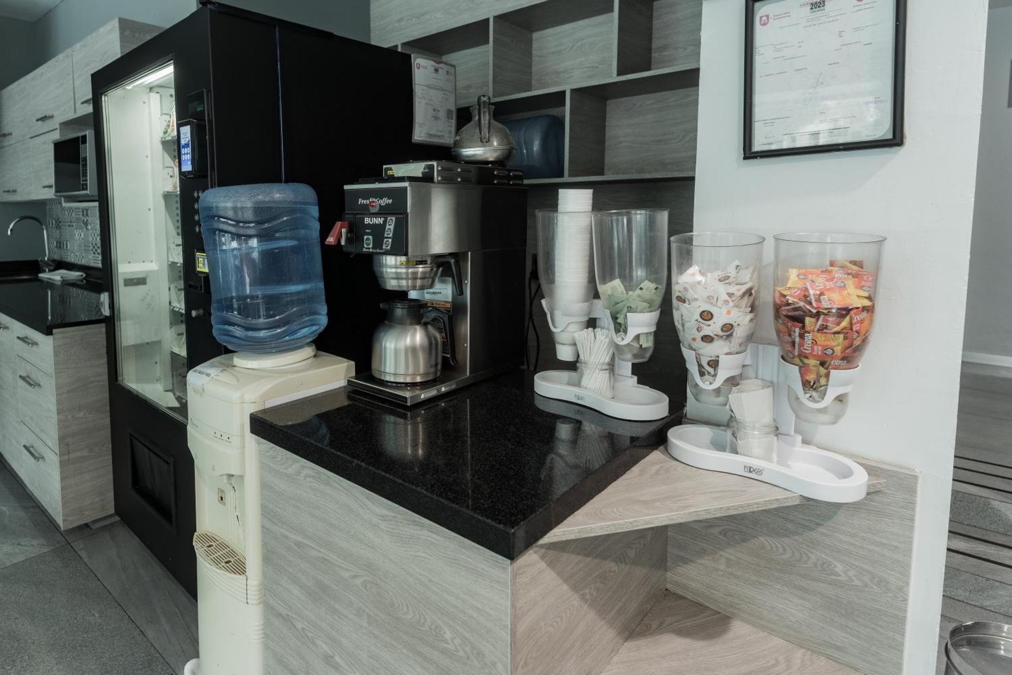 Hotel Lemon Green -Zona Expo Frente Al Centro De Convenciones Γκουανταλαχάρα Εξωτερικό φωτογραφία